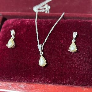 Vintage "Roman" Faux Pearl Teardrop Jewelry Set
